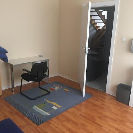 Ожидание7-40 Hotell Poznań Exteriör bild
